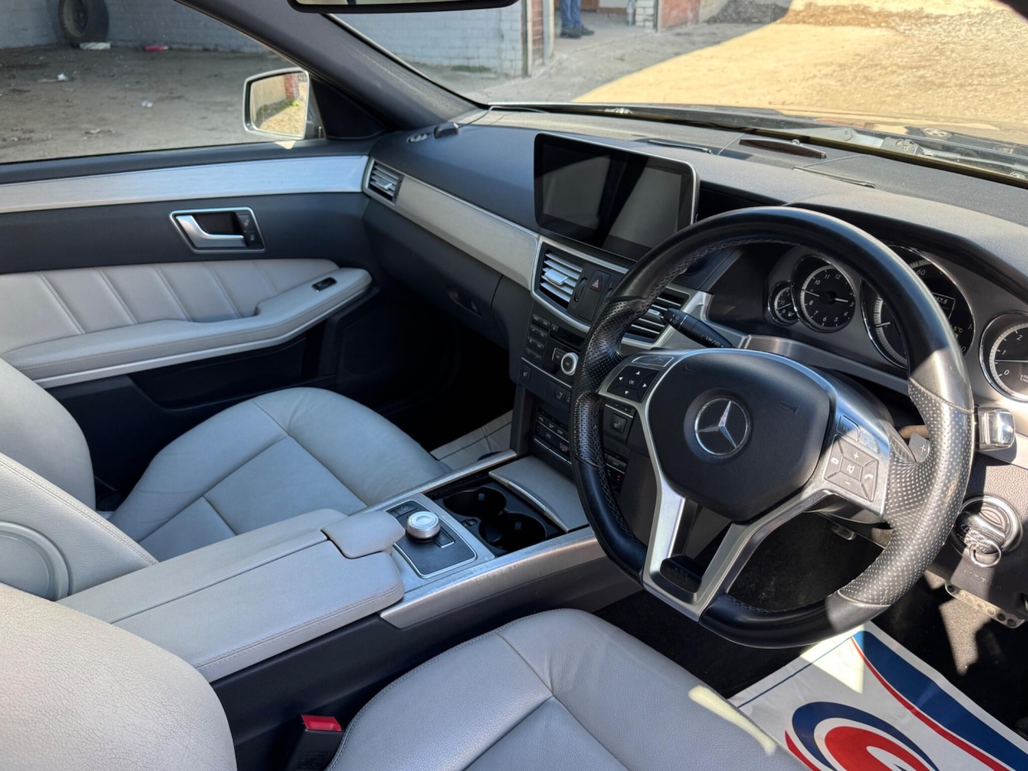 Used Mercedes-Benz E Class 2012 for sale - 78086065: Photo 5