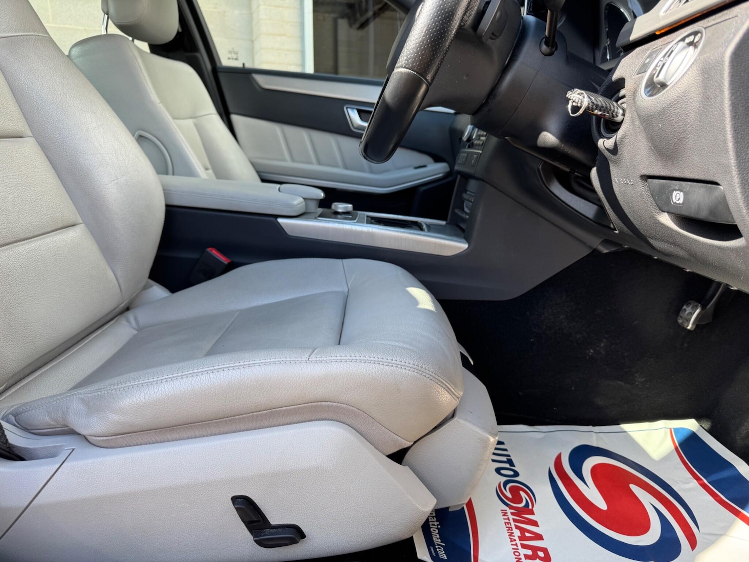 Used Mercedes-Benz E Class 2012 for sale - 78086065: Photo 7