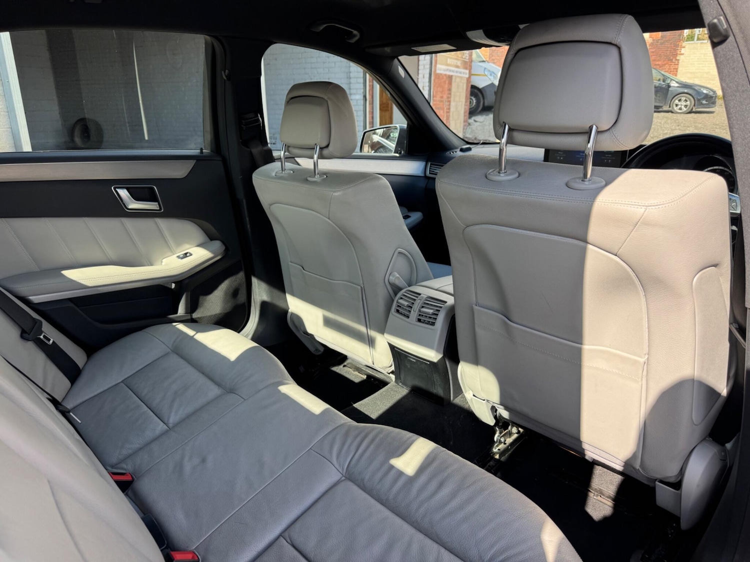 Used Mercedes-Benz E Class 2012 for sale - 78086065: Photo 9