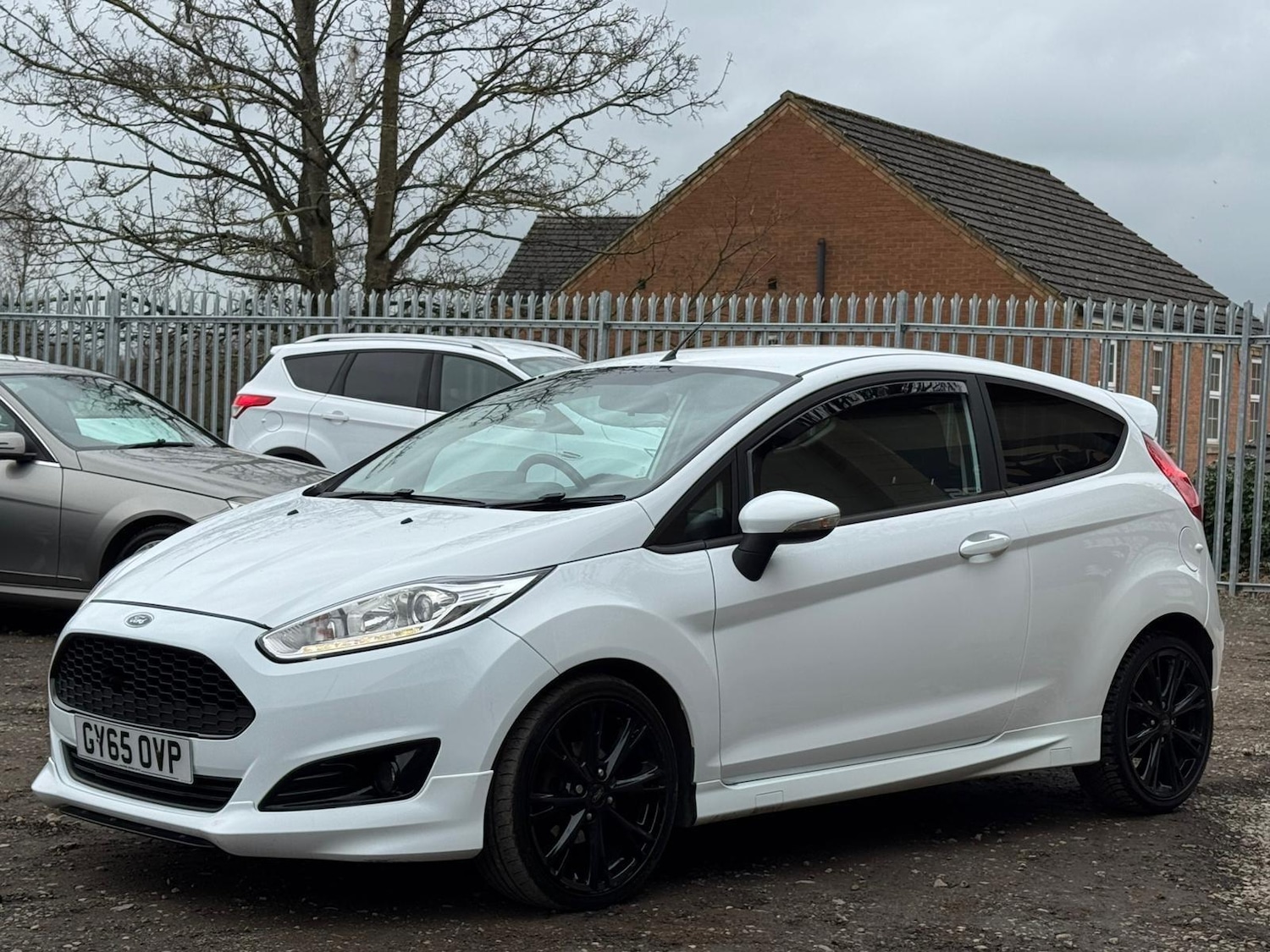 Used Ford Fiesta 2015 for sale - 77695989: Photo 3