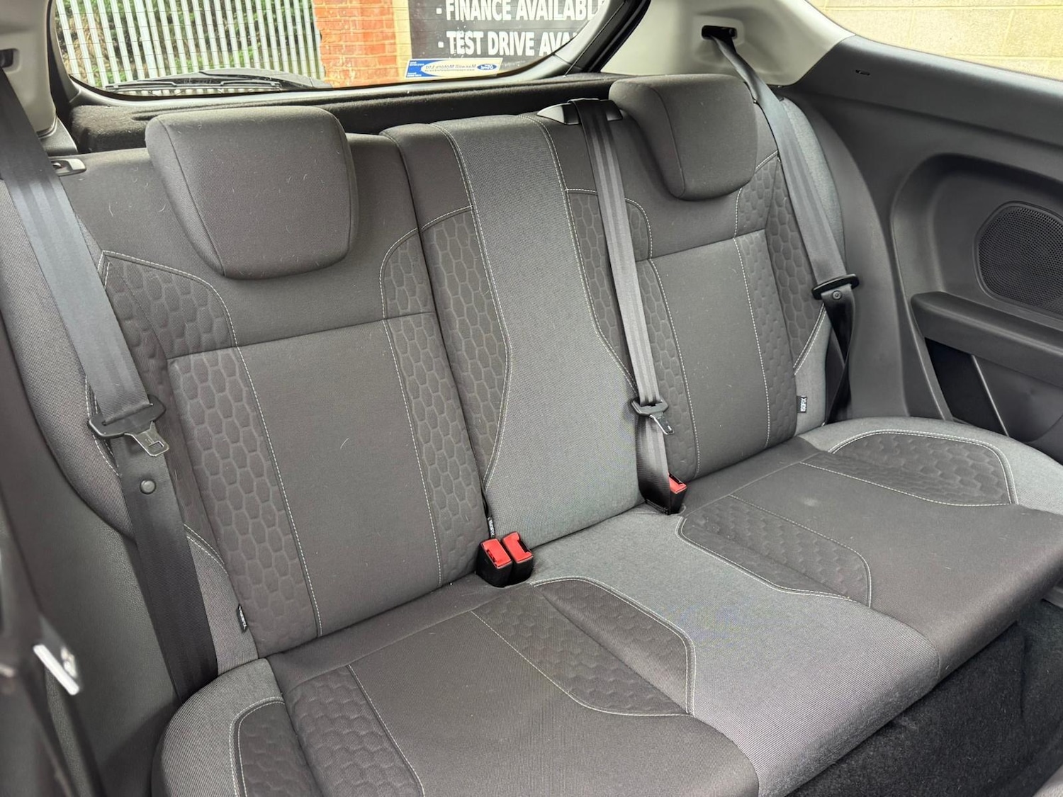 Used Ford Fiesta 2015 for sale - 77695989: Photo 7