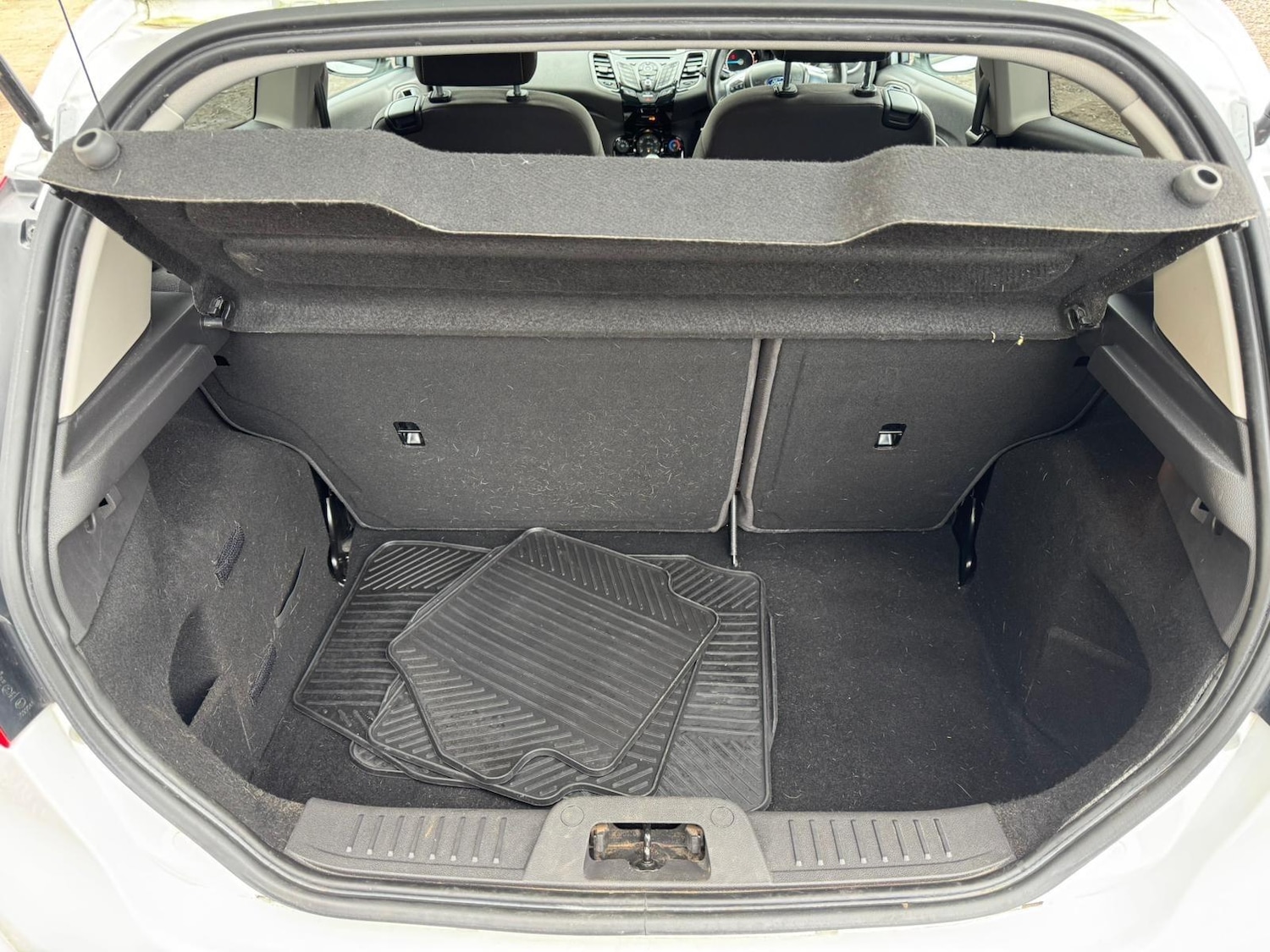 Used Ford Fiesta 2015 for sale - 77695989: Photo 8