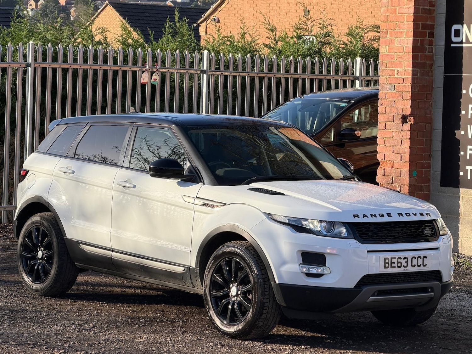Used Land Rover Range Rover Evoque 2014 for sale - 76606900: Photo 2