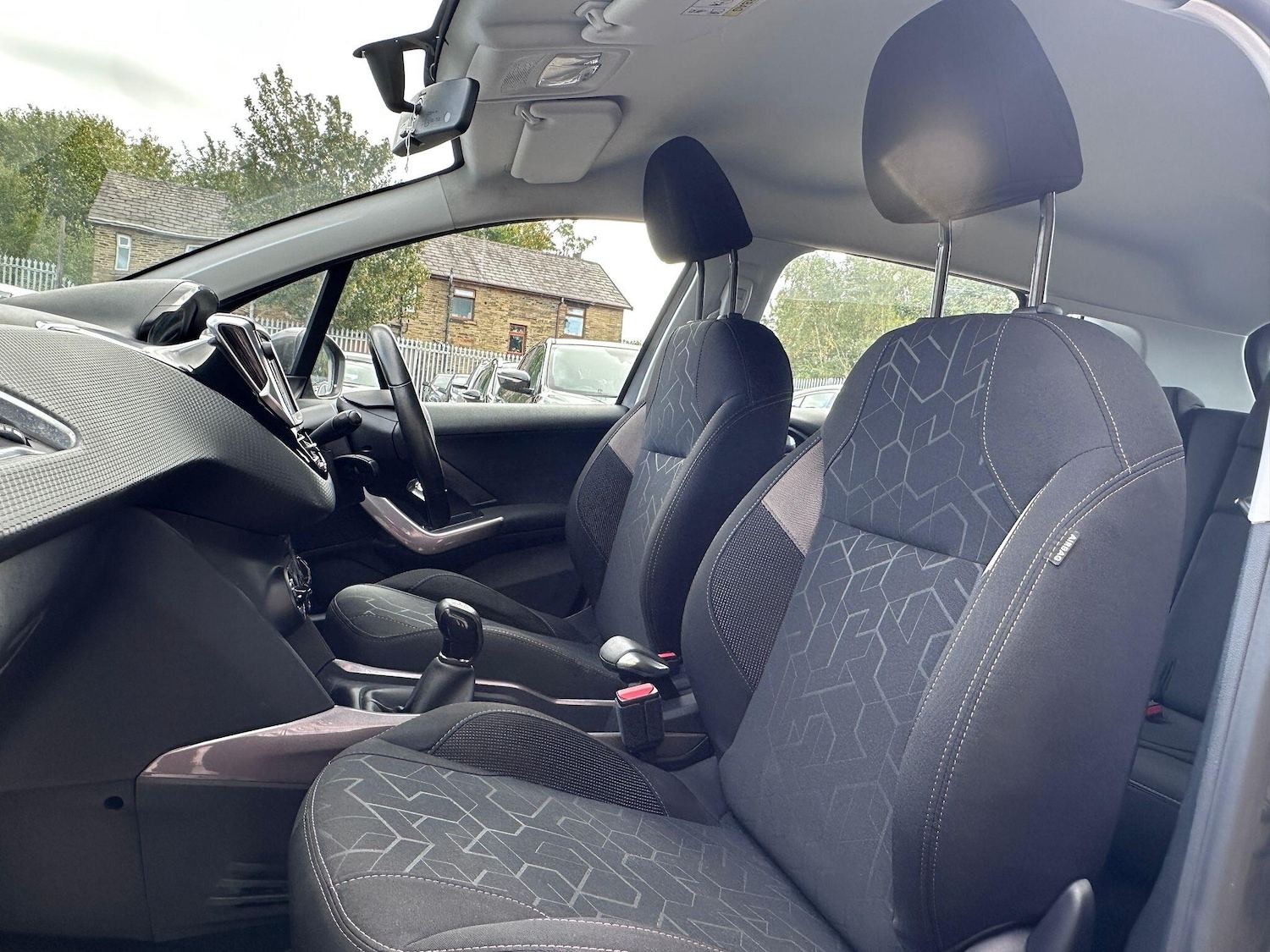 Used Peugeot 2008 2015 for sale - 76013323: Photo 10