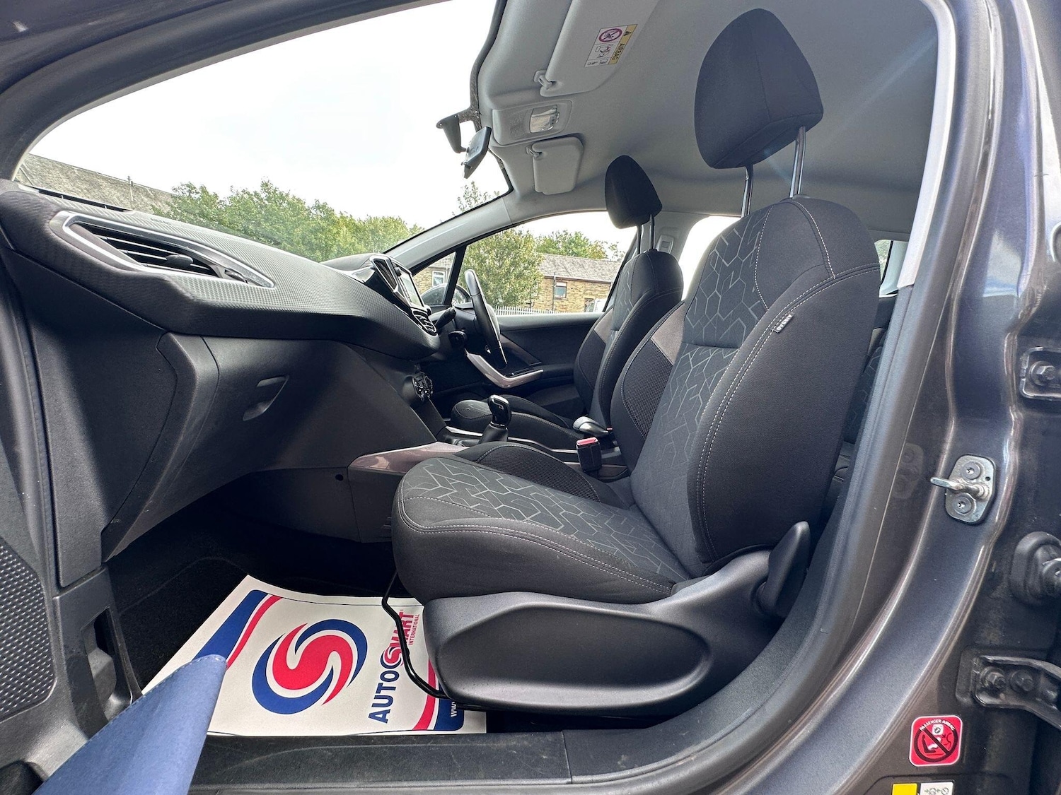 Used Peugeot 2008 2015 for sale - 76013323: Photo 11