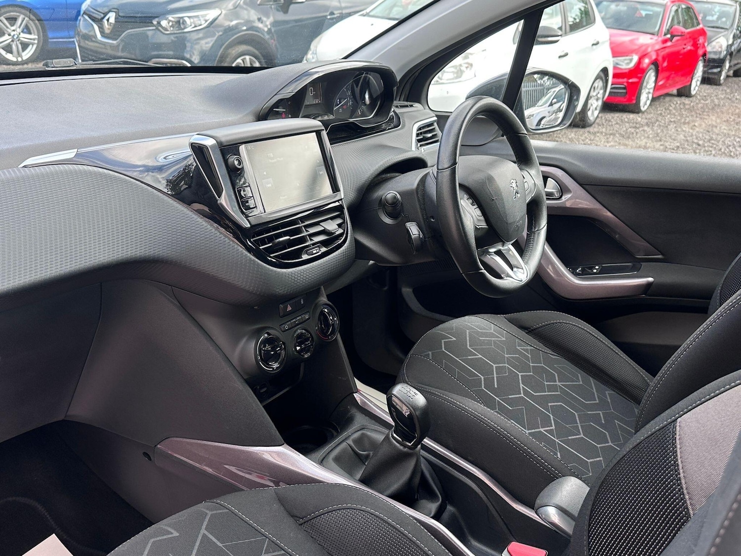 Used Peugeot 2008 2015 for sale - 76013323: Photo 6