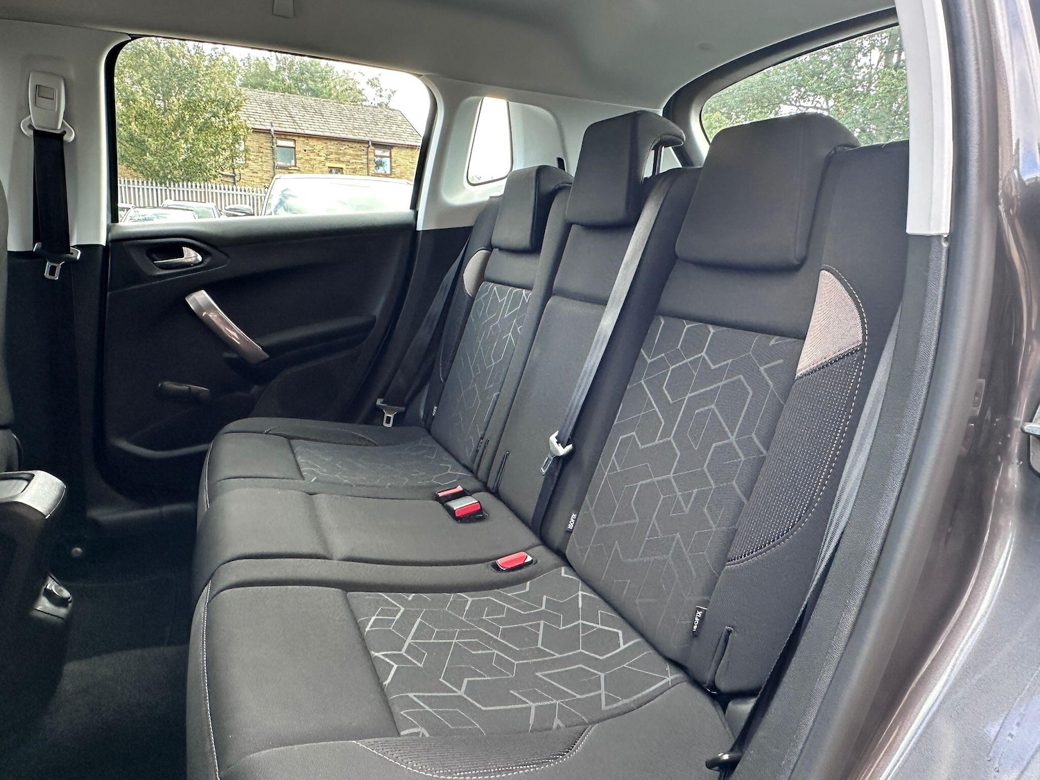 Used Peugeot 2008 2015 for sale - 76013323: Photo 7