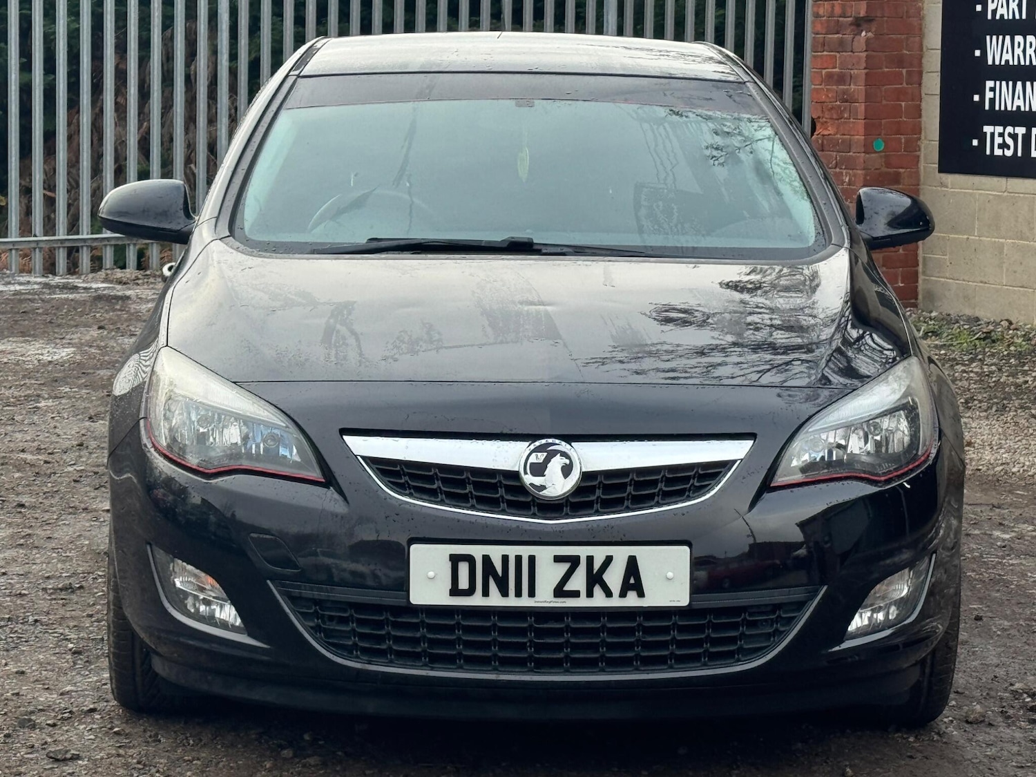 Used Vauxhall Astra 2011 for sale - 77119801: Photo 2