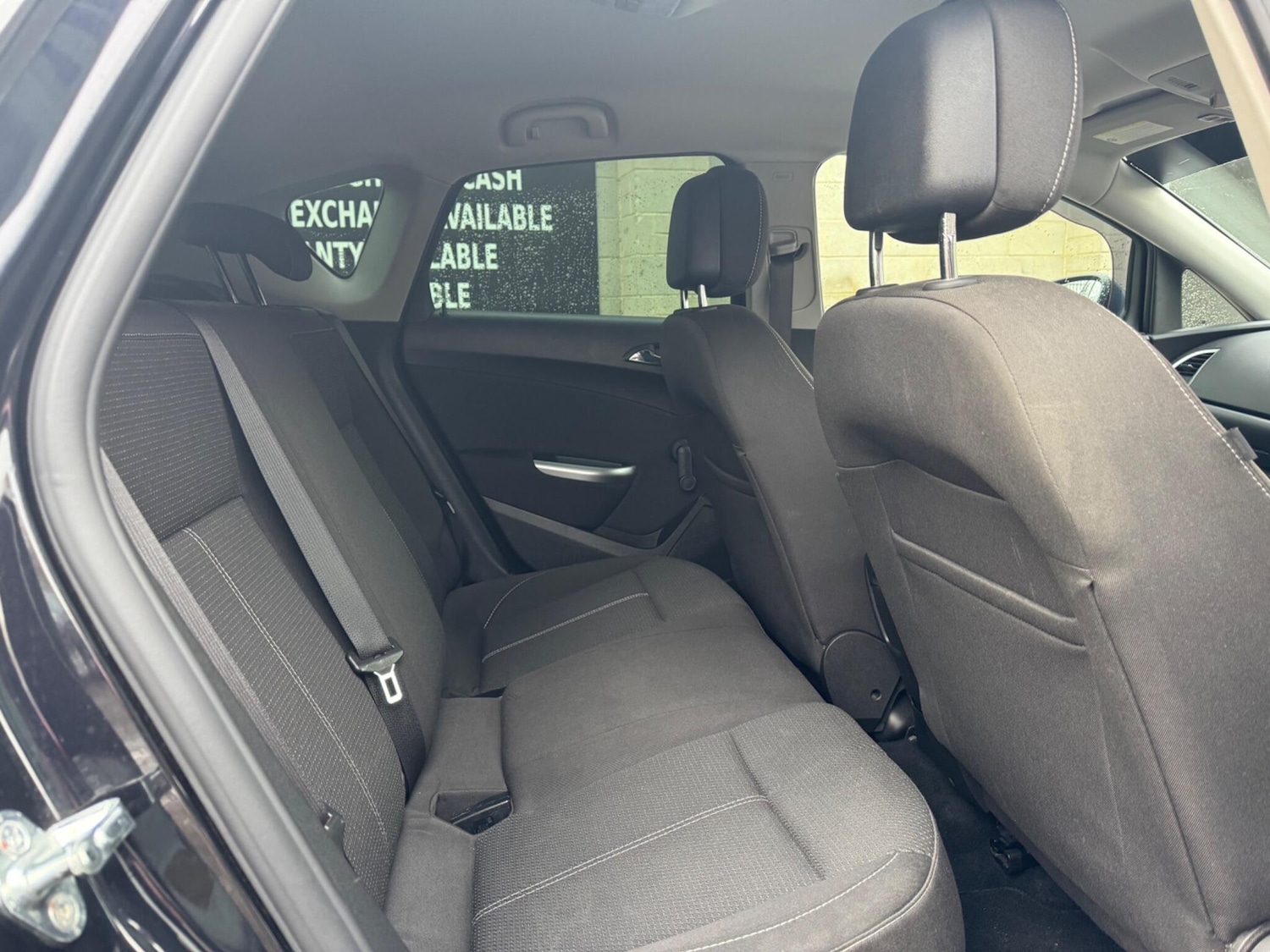 Used Vauxhall Astra 2011 for sale - 77119801: Photo 8