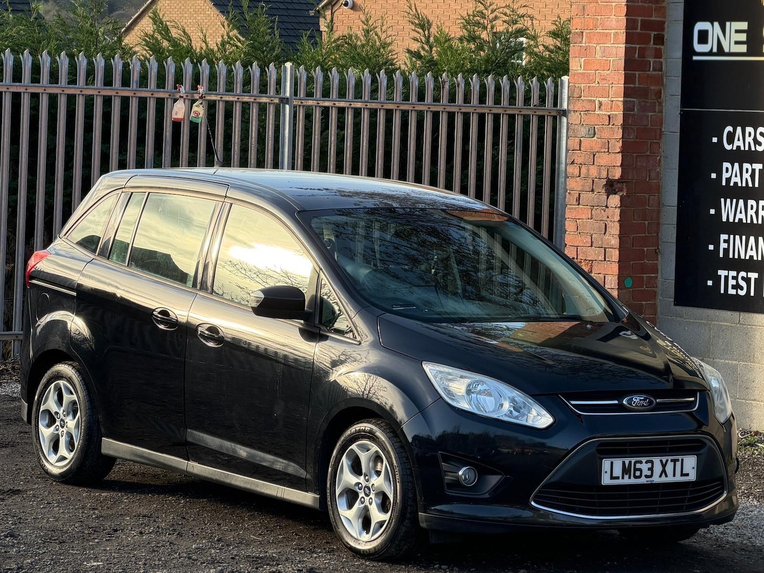 Used Ford Grand C-Max 2013 for sale - 76606849: Photo 15