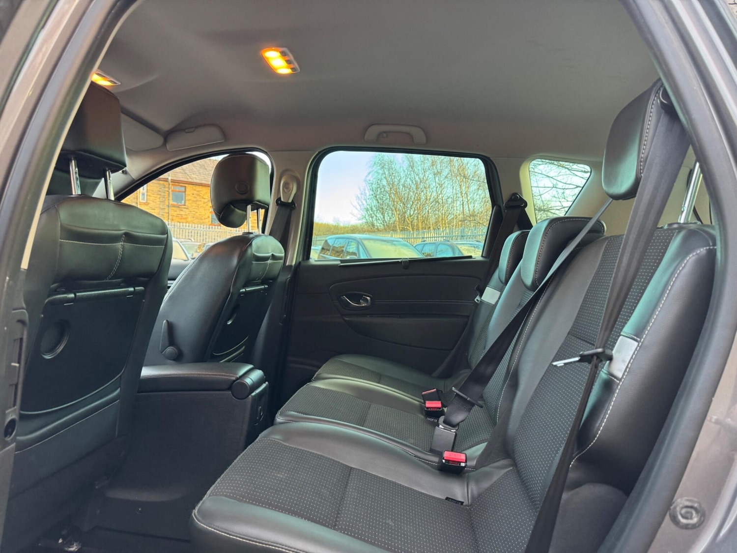 Used Renault Scenic 2015 for sale - 76899224: Photo 17