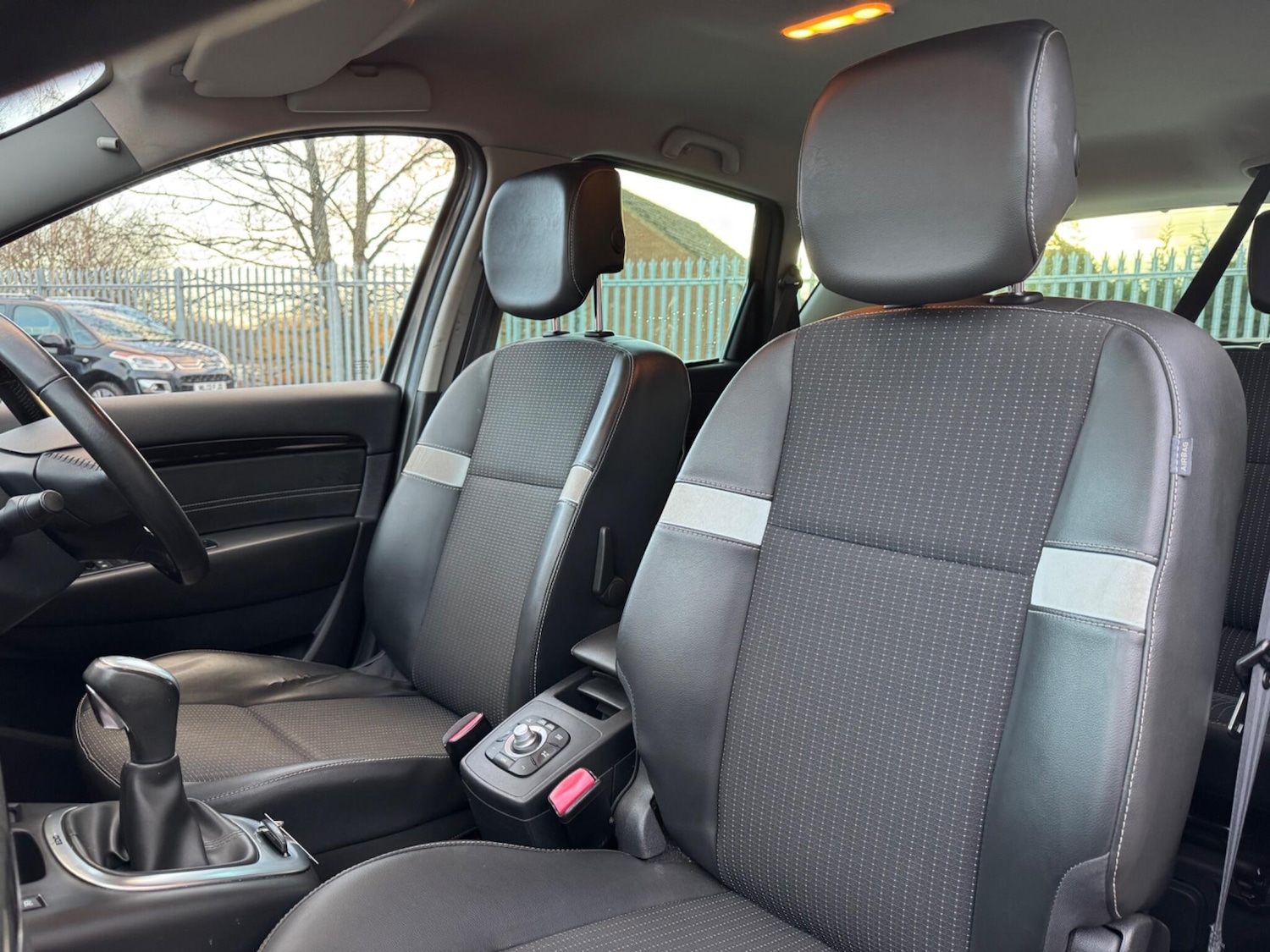 Used Renault Scenic 2015 for sale - 76899224: Photo 22