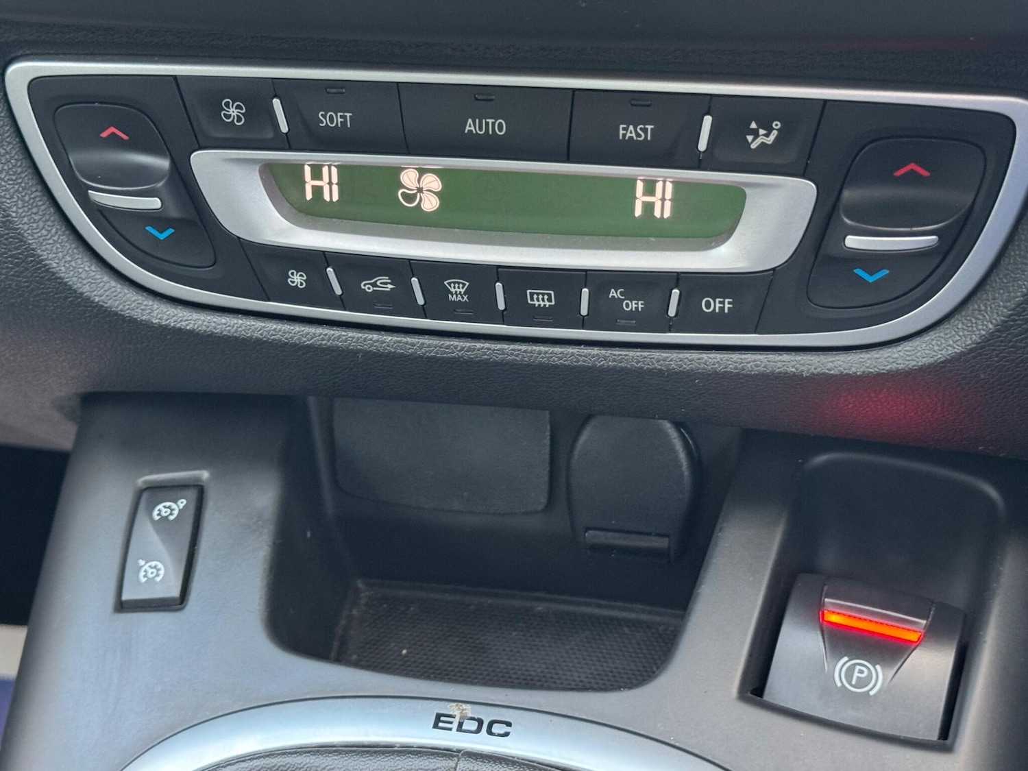 Used Renault Scenic 2015 for sale - 76899224: Photo 24