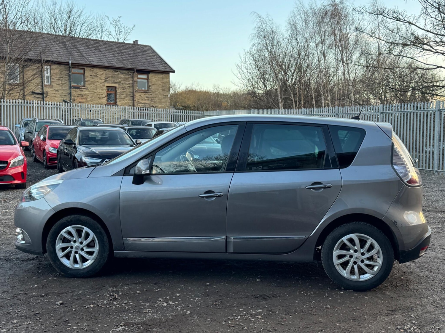 Used Renault Scenic 2015 for sale - 76899224: Photo 4