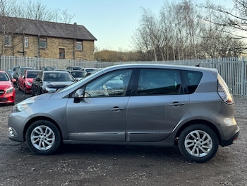 Used Renault Scenic 2015 for sale - 76899224: Photo