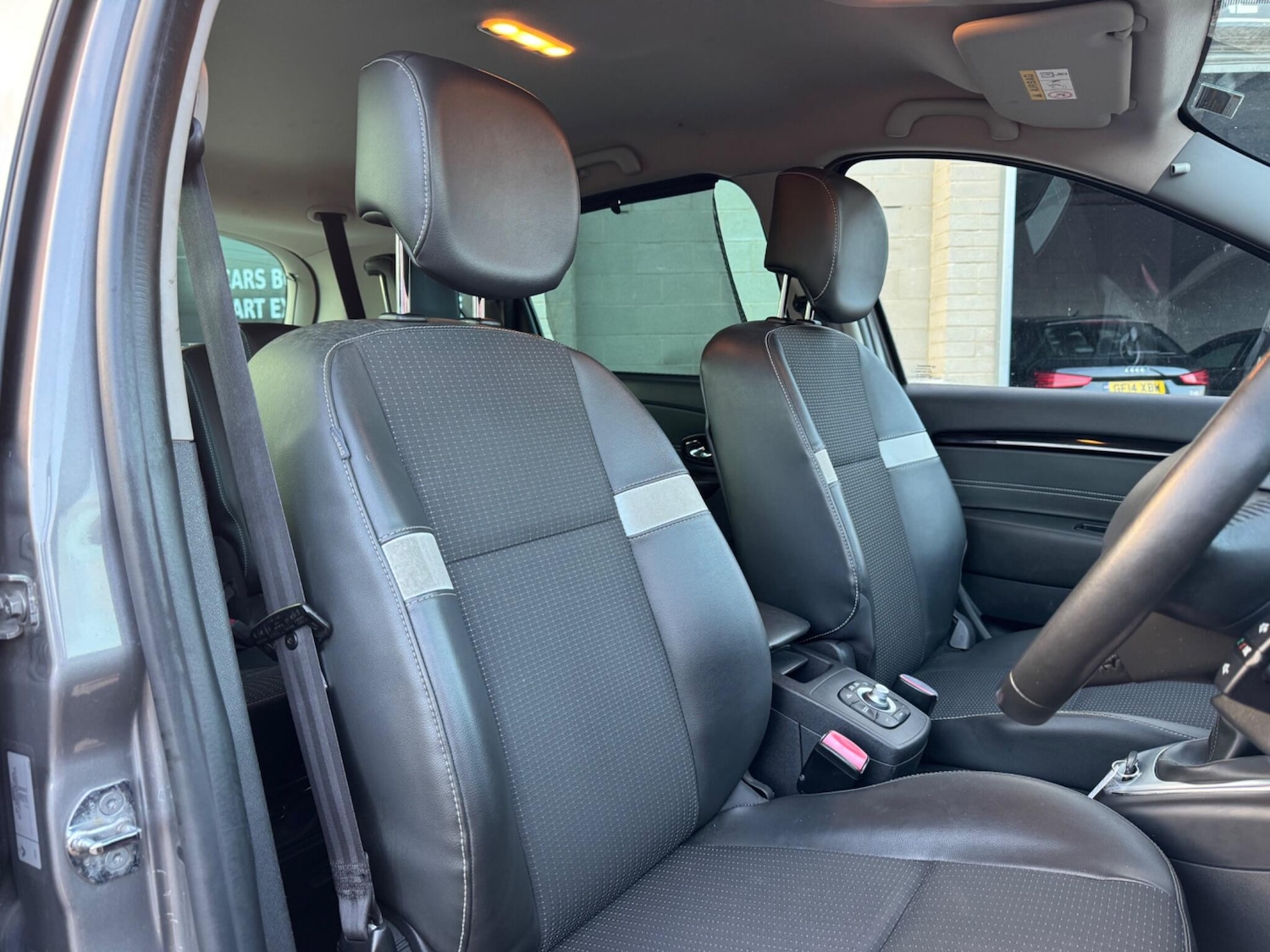 Used Renault Scenic 2015 for sale - 76899224: Photo 8