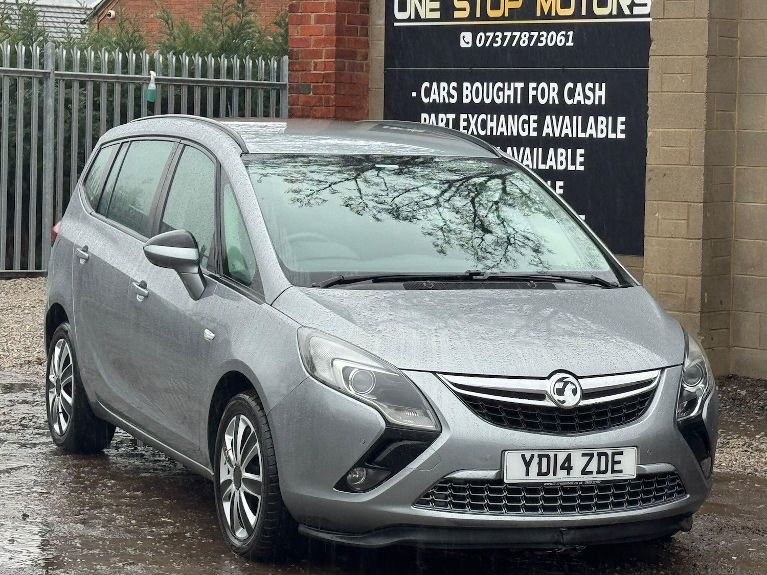 Used Vauxhall Zafira 2014 for sale - 77468393: Photo 2