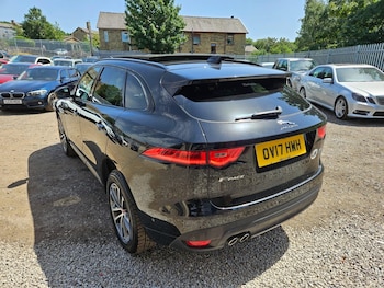 Used Jaguar F-Pace 2017 for sale - 79012731: Photo