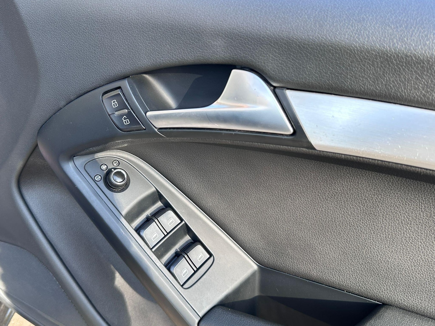 Used Audi A5 Cabriolet 2010 for sale - 76251140: Photo 21