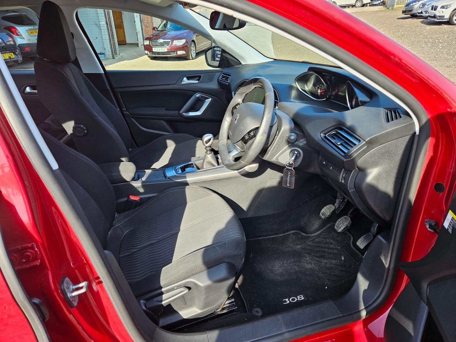 Used Peugeot 308 2014 for sale - 77940576: Photo 21