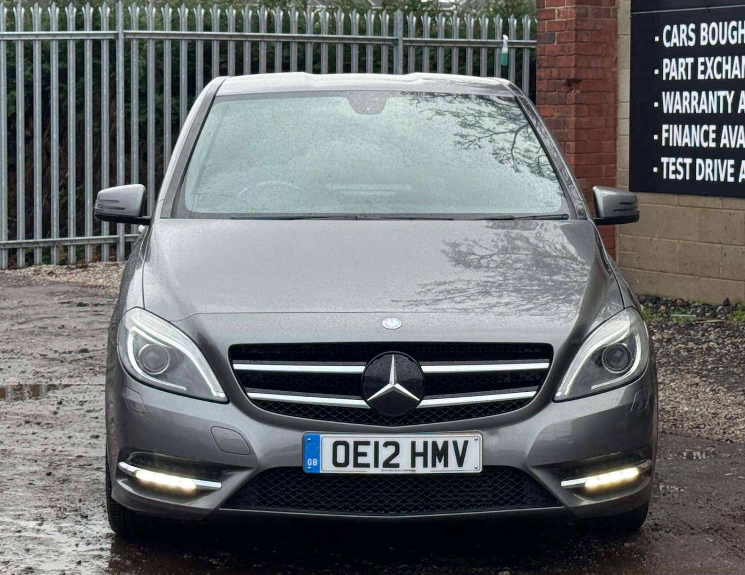 Used Mercedes-Benz B Class 2012 for sale - 77549435: Photo 2