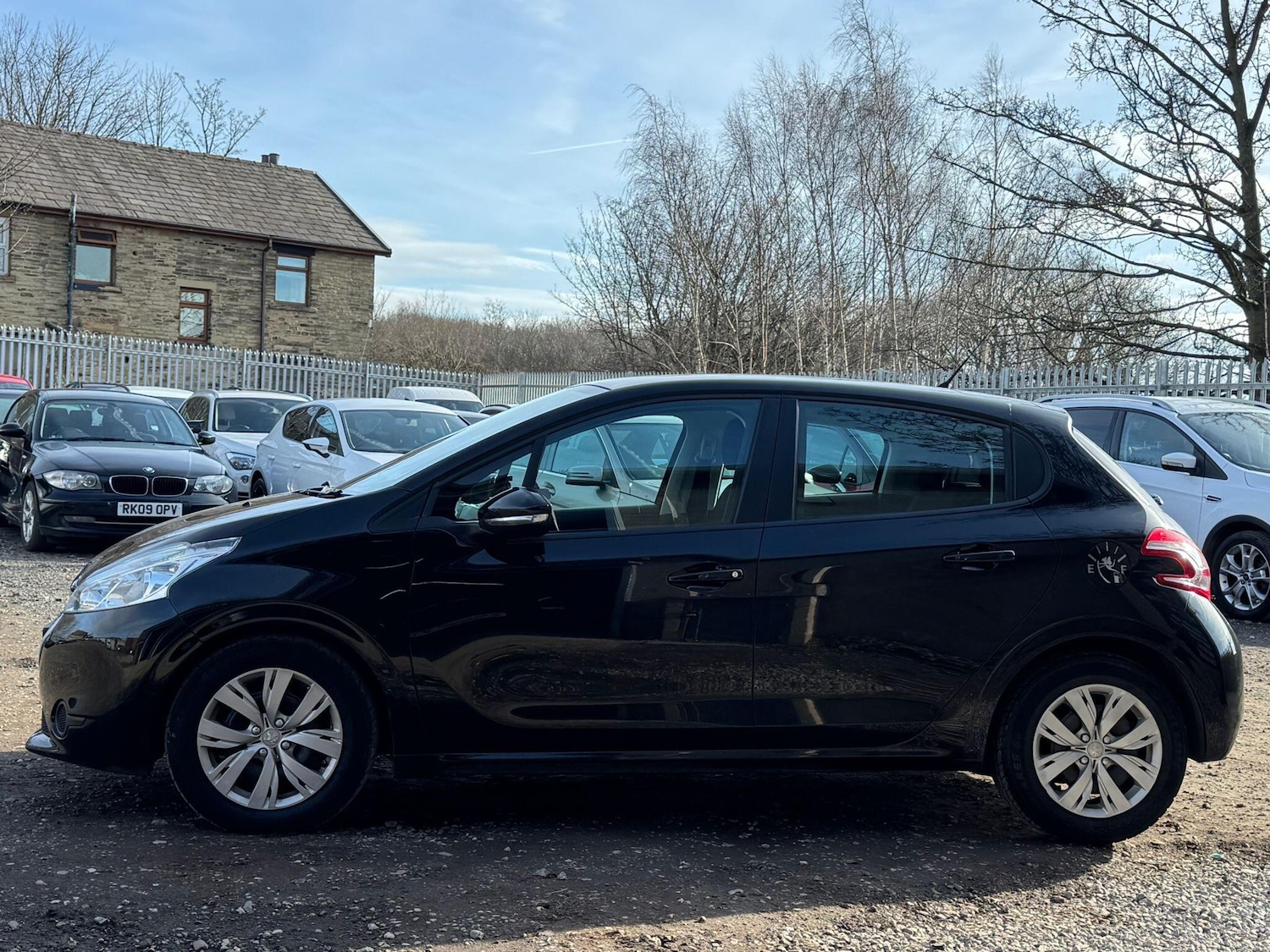 Used Peugeot 208 2013 for sale - 77670493: Photo 15