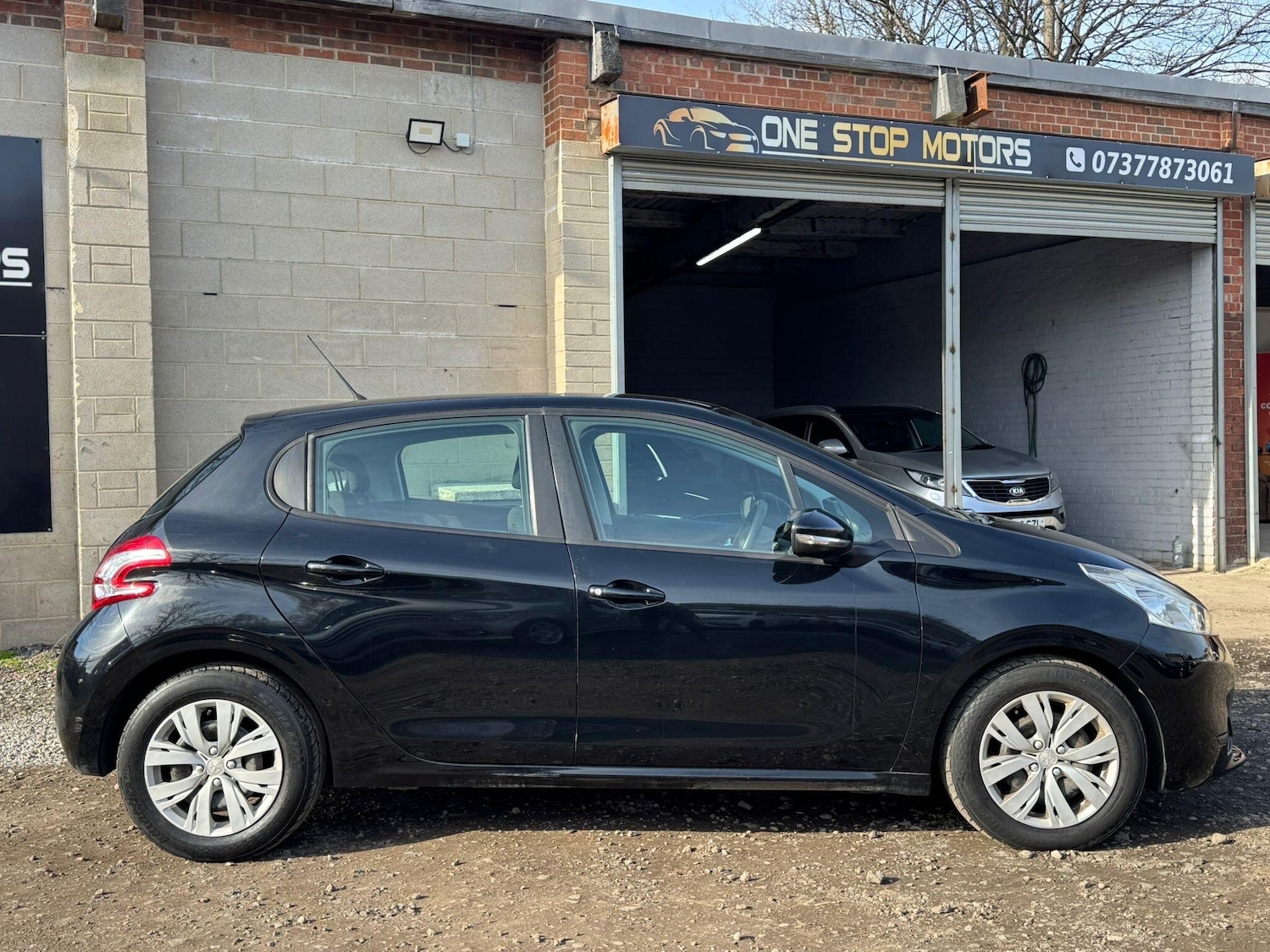 Used Peugeot 208 2013 for sale - 77670493: Photo 5