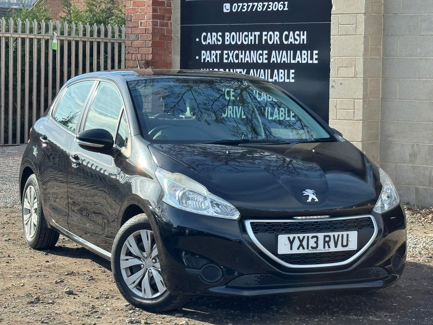 Used Peugeot 208 2013 for sale - 77670493: Photo 9