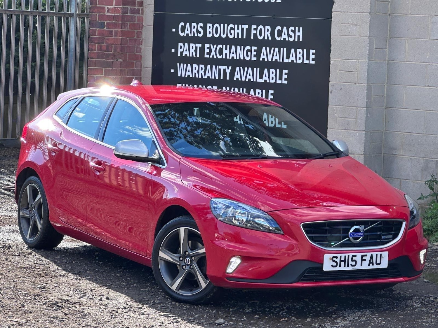 Used Volvo V40 2015 for sale - 76031417: Photo 17