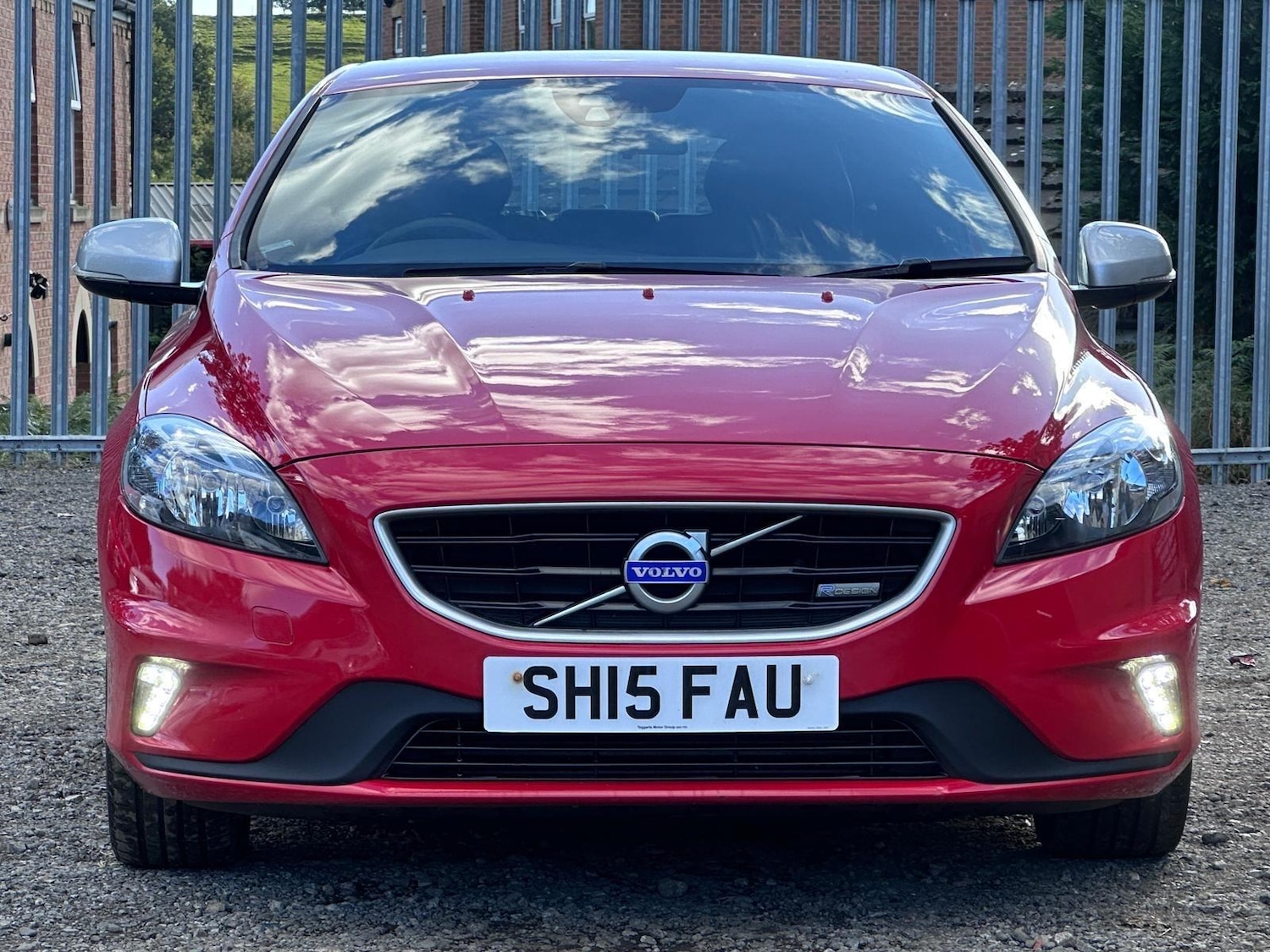 Used Volvo V40 2015 for sale - 76031417: Photo 2