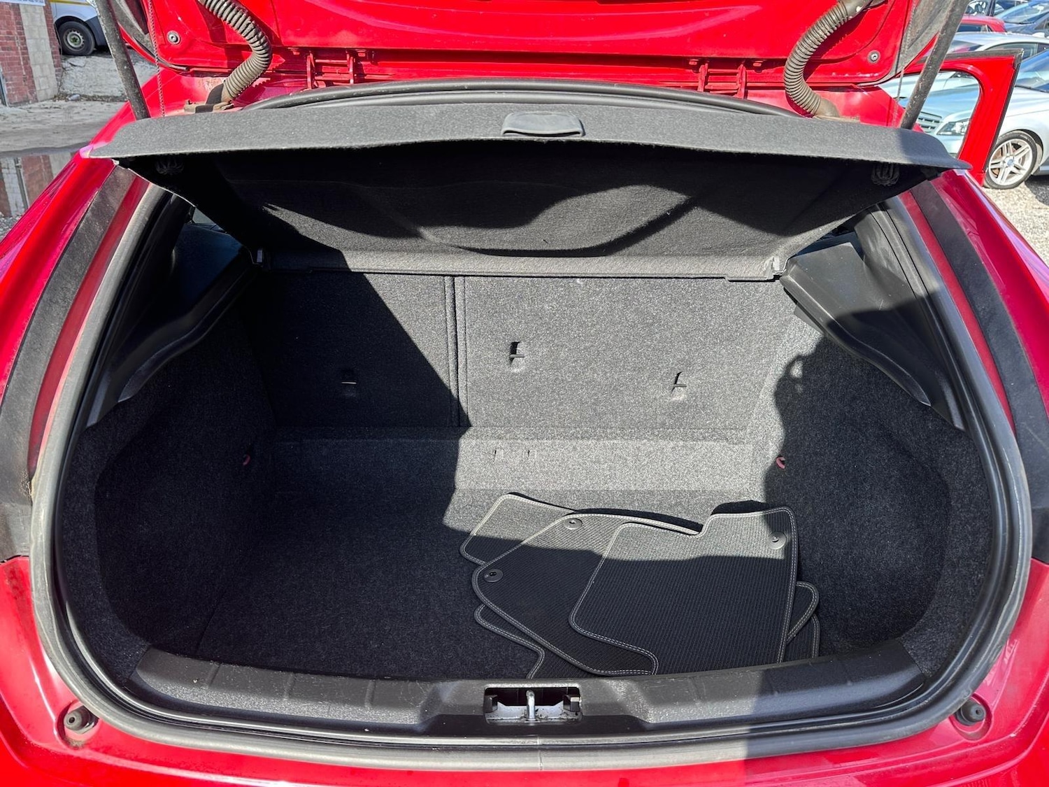 Used Volvo V40 2015 for sale - 76031417: Photo 8
