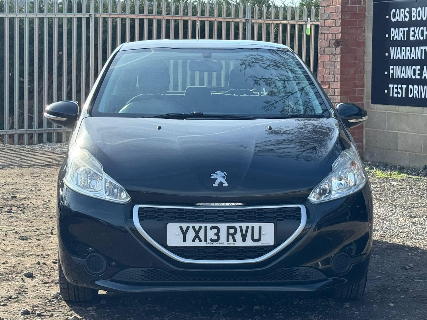 Used Peugeot 208 for sale - 77768085: Photo 2