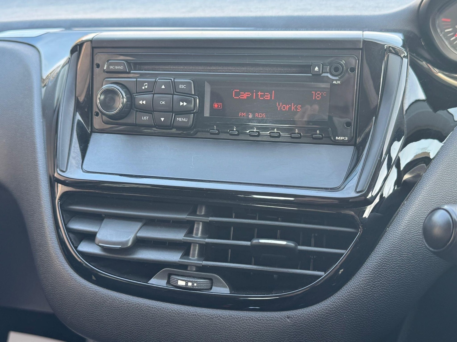 Used Peugeot 208 for sale - 77768085: Photo 23