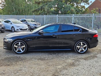 Used Jaguar XE 2017 for sale - 79836174: Photo