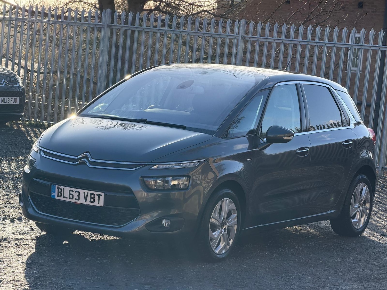 Used Citroen C4 Picasso 2014 for sale - 77016739: Photo 3