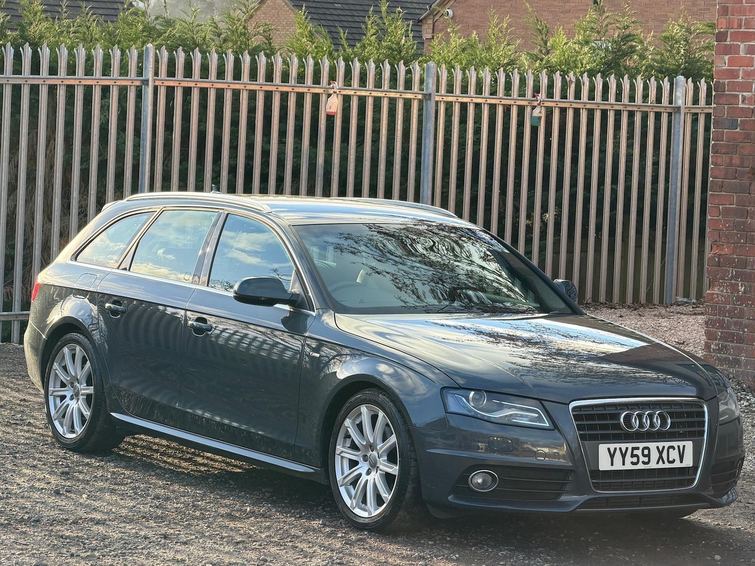 Used Audi A4 2009 for sale - 76701267: Photo 2