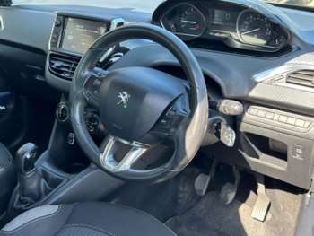 Used Peugeot 208 2015 for sale - 74611320: Photo