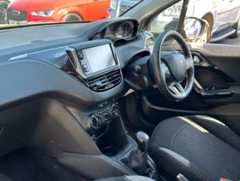 Used Peugeot 208 2015 for sale - 74611320: Photo