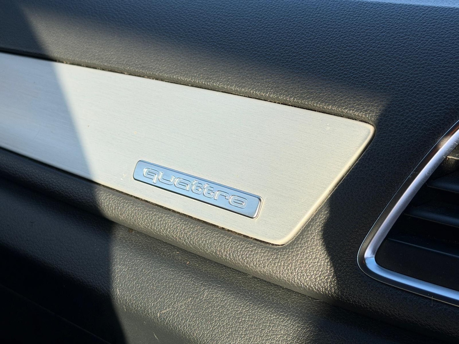 Used Audi Q3 2014 for sale - 76913813: Photo 28