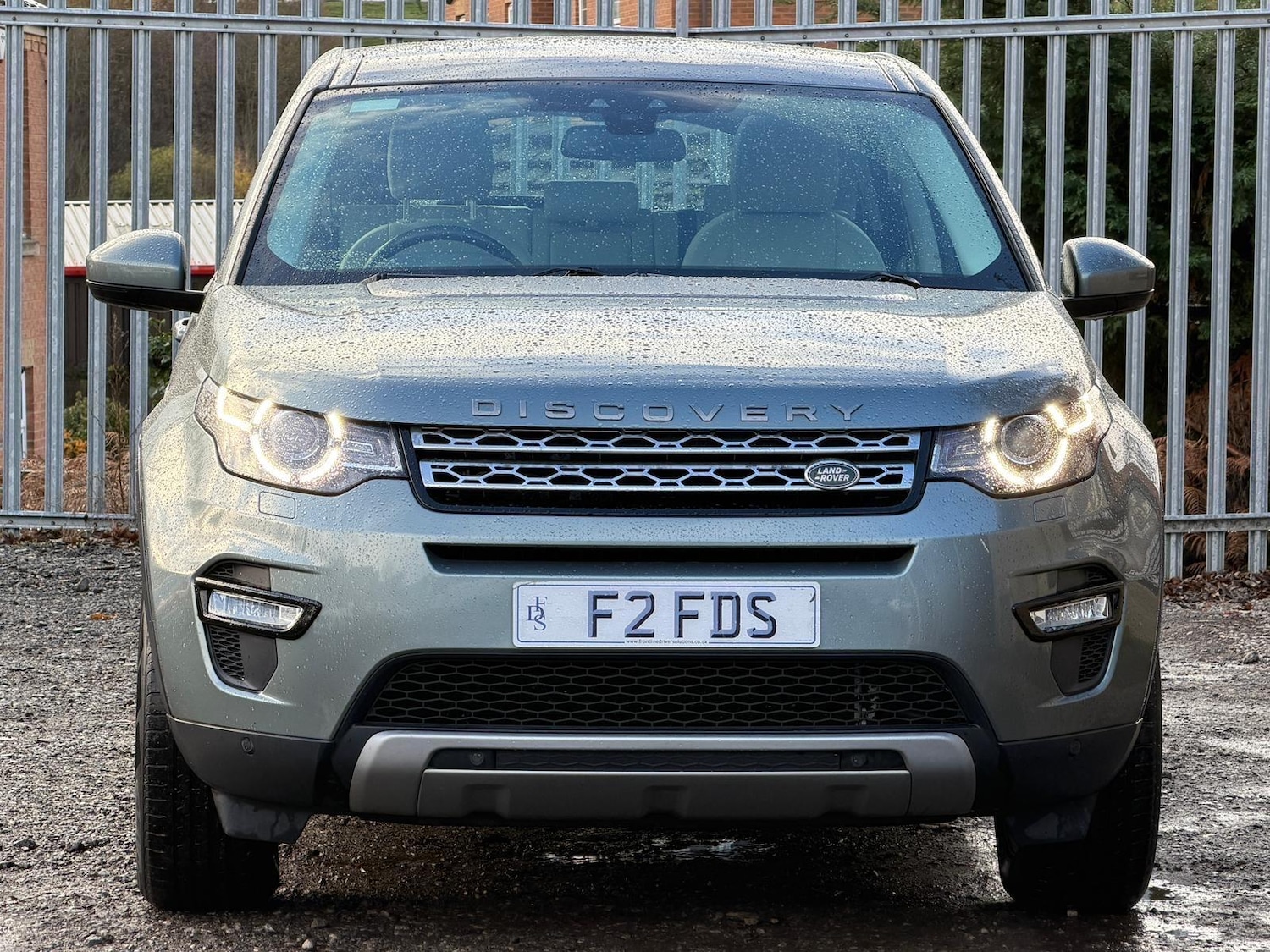 Used Land Rover Discovery Sport 2017 for sale - 76671365: Photo 2