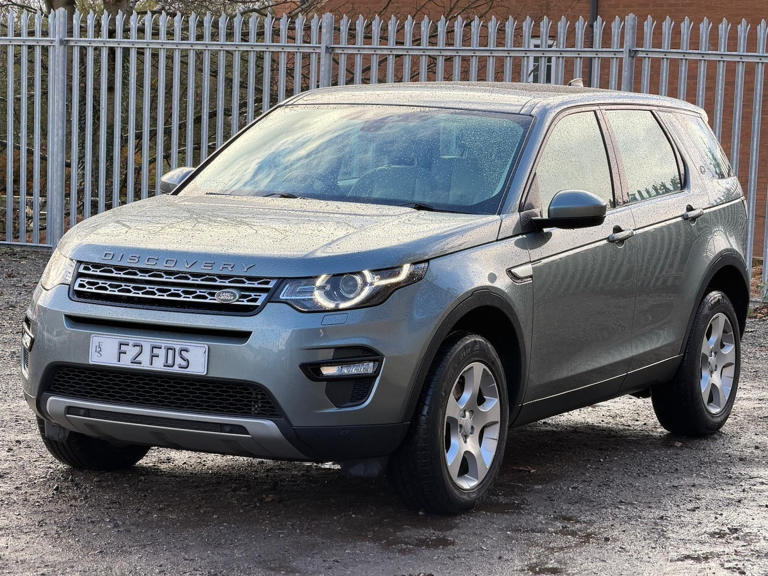 Used Land Rover Discovery Sport 2017 for sale - 76671365: Photo 3