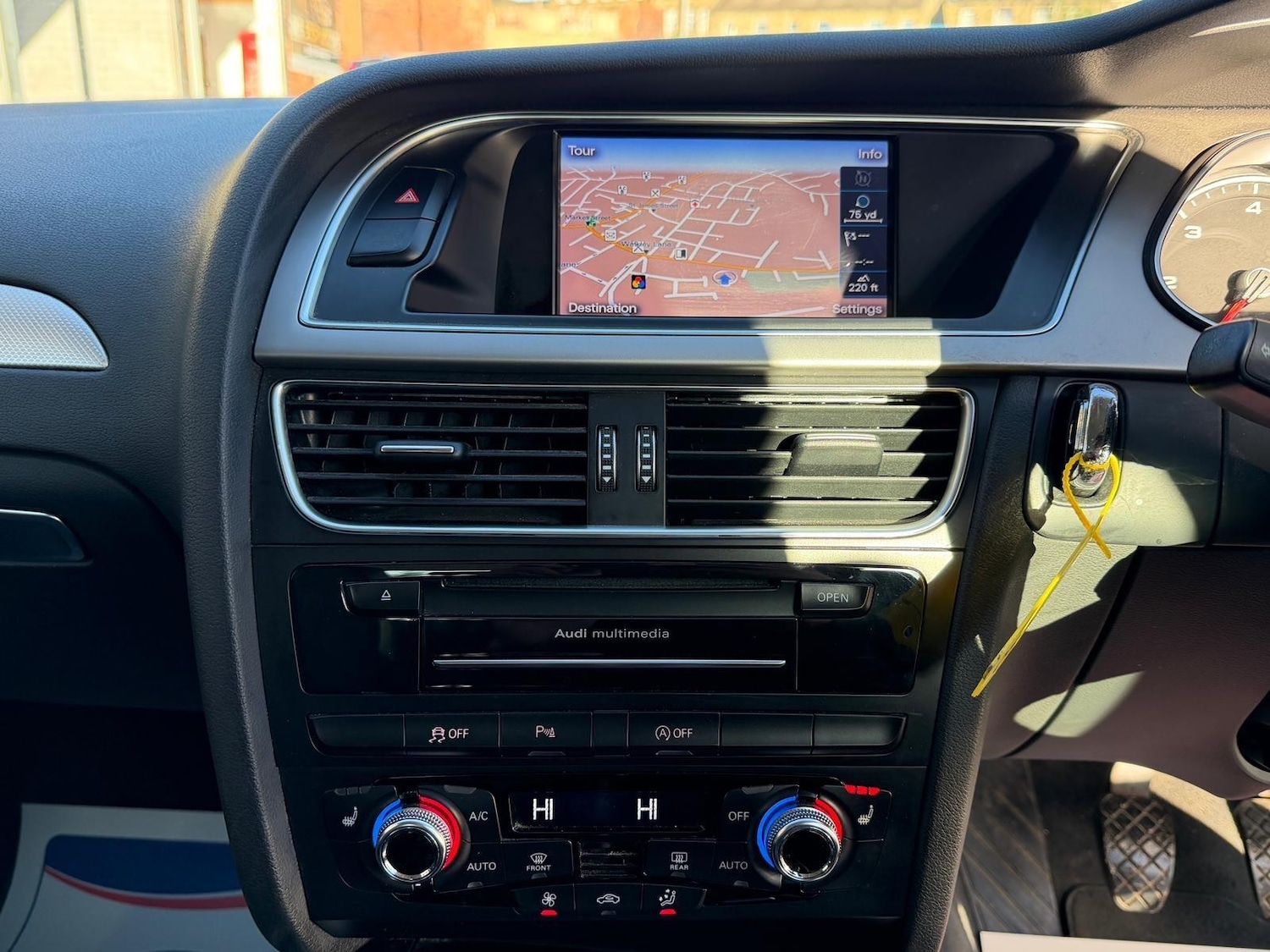 Used Audi A4 2014 for sale - 76644883: Photo 10