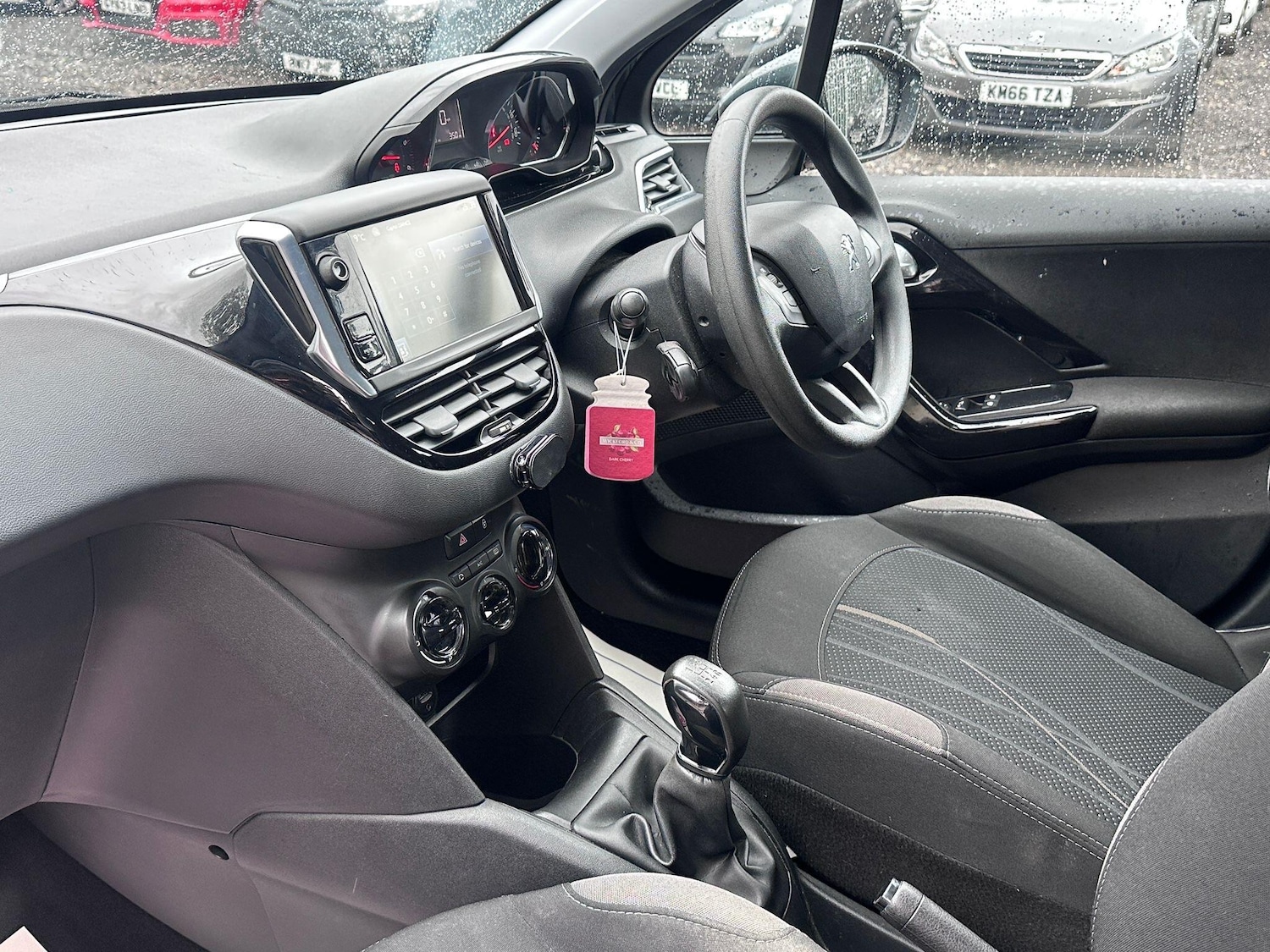 Used Peugeot 208 2015 for sale - 76175426: Photo 14