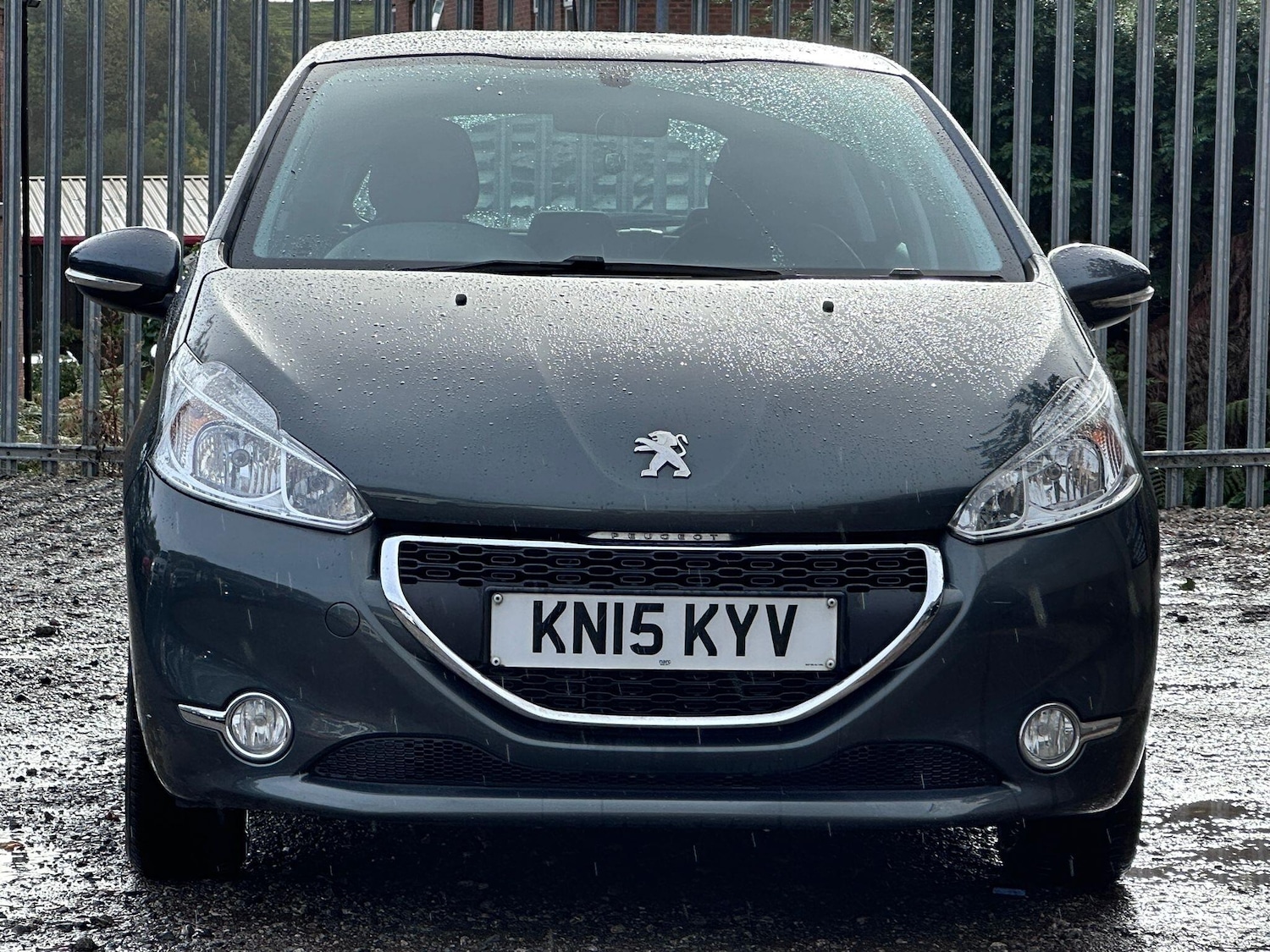 Used Peugeot 208 2015 for sale - 76175426: Photo 2