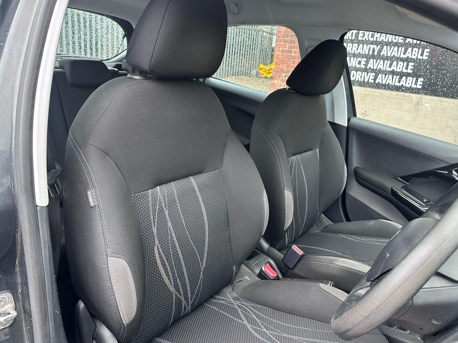 Used Peugeot 208 2015 for sale - 76175426: Photo 20