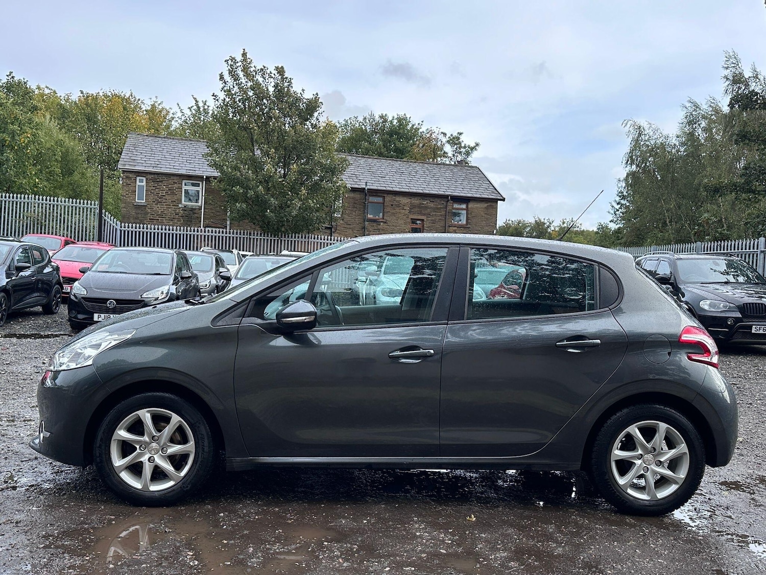 Used Peugeot 208 2015 for sale - 76175426: Photo 5