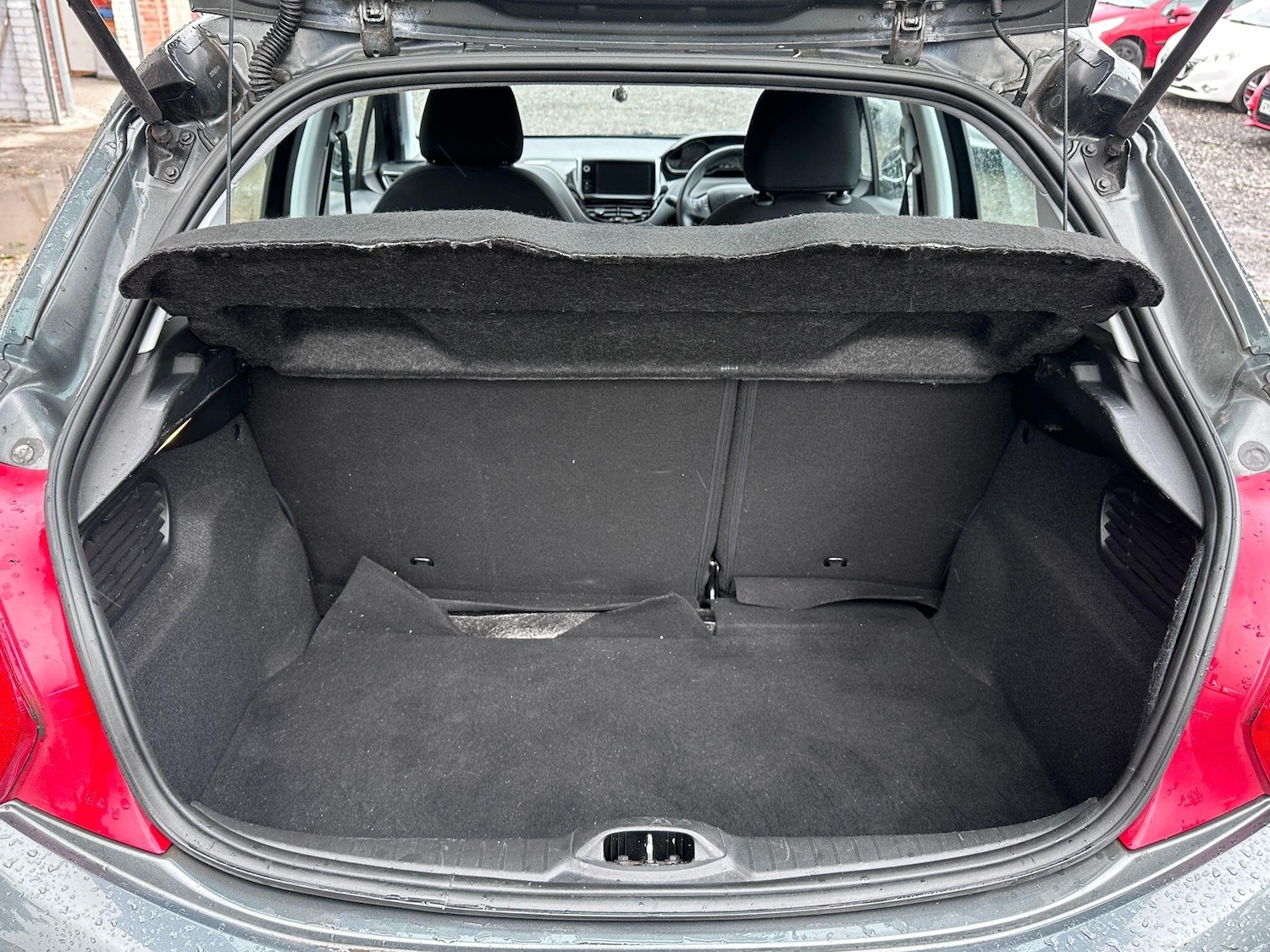 Used Peugeot 208 2015 for sale - 76175426: Photo 8
