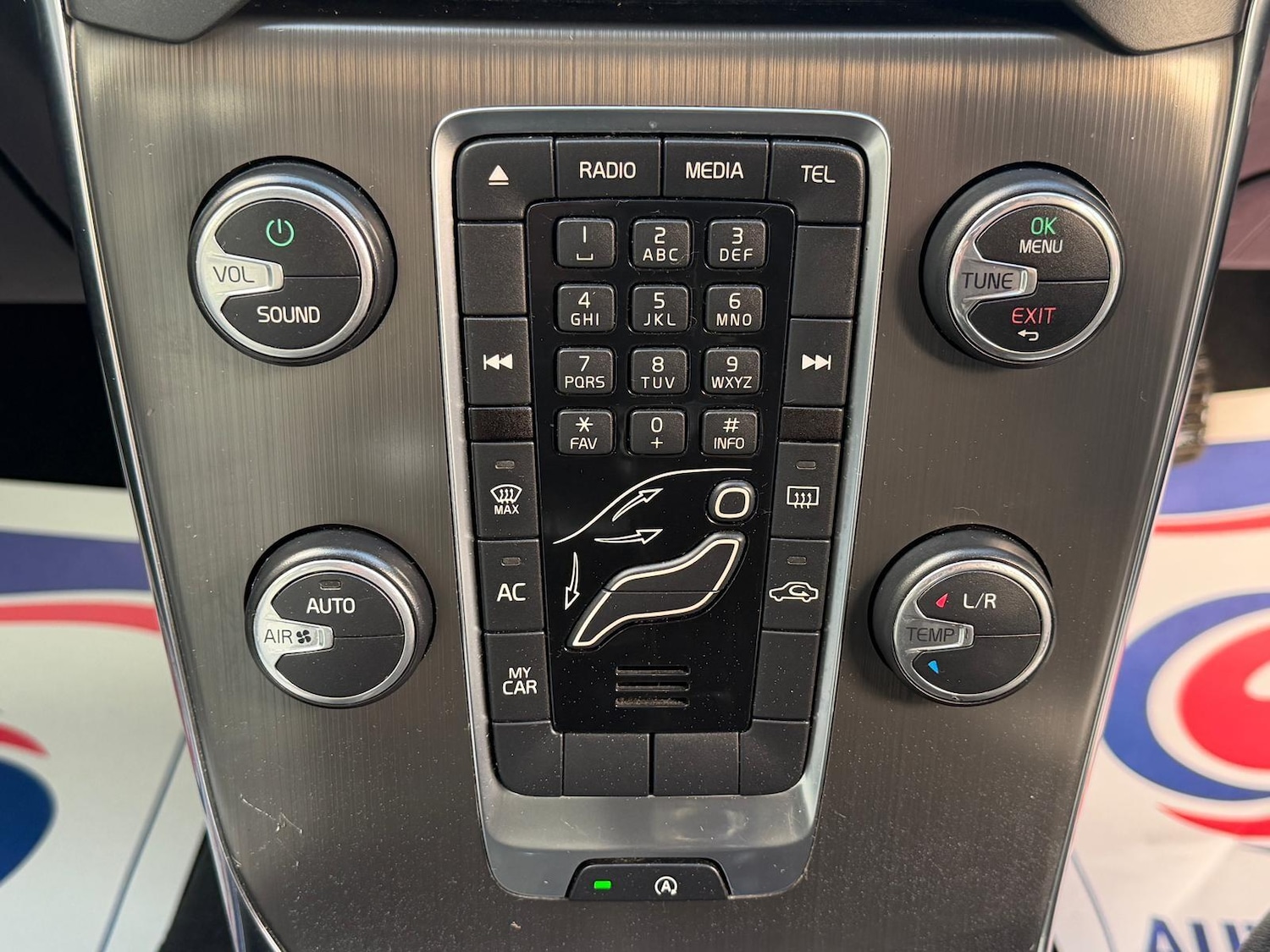 Used Volvo V40 2014 for sale - 76671337: Photo 10