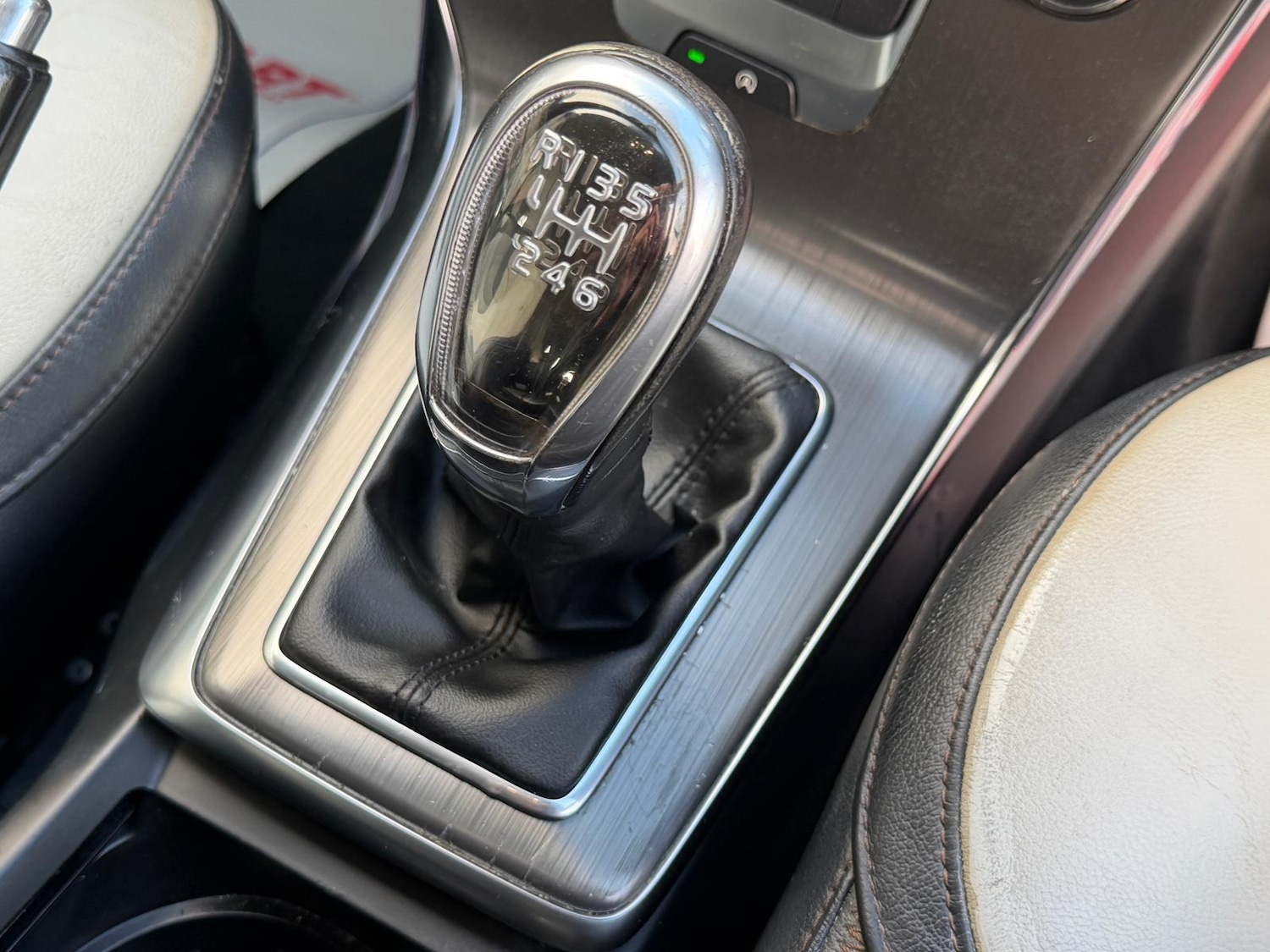 Used Volvo V40 2014 for sale - 76671337: Photo 11