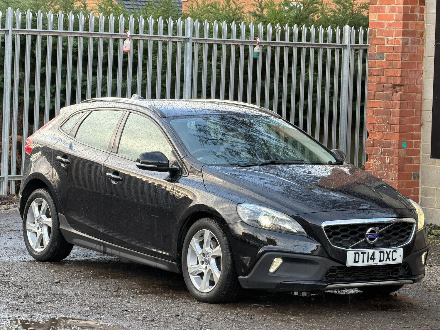 Used Volvo V40 2014 for sale - 76671337: Photo 12